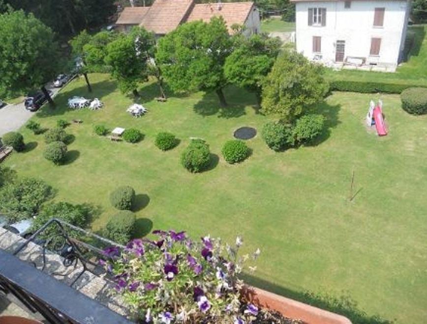 Bed and Breakfast Terrazza Con Vista Grande à Laveno-Mombello Extérieur photo